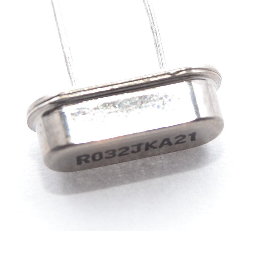 4 Stück Quarz R032JKA21 - Pro stück 0.45€ + RECHNUNG