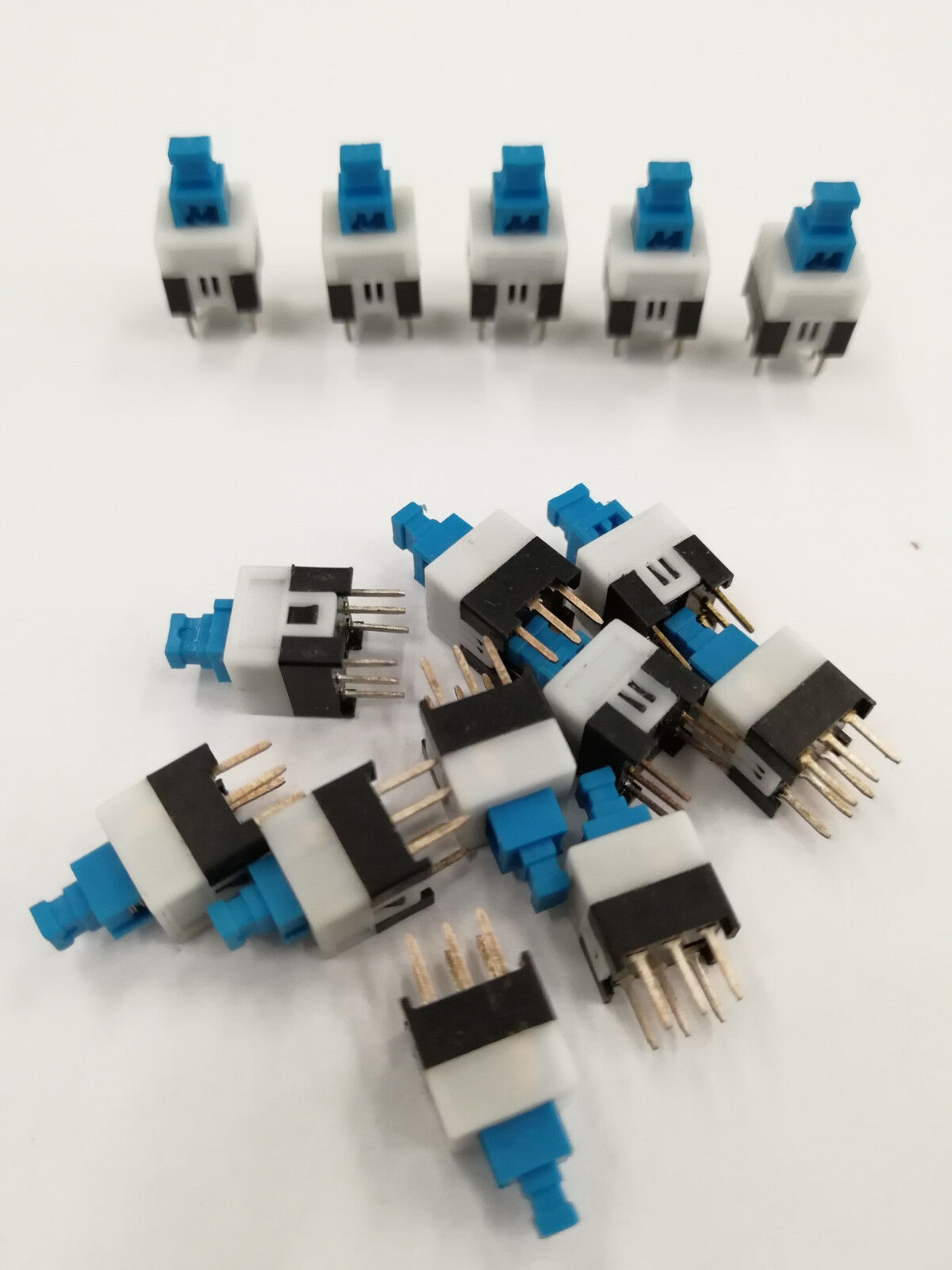 5 x Mikroschalter Einrastfunktion 8.5*8.5*14mm 3-Pin Druckschalter Mini-Schalter